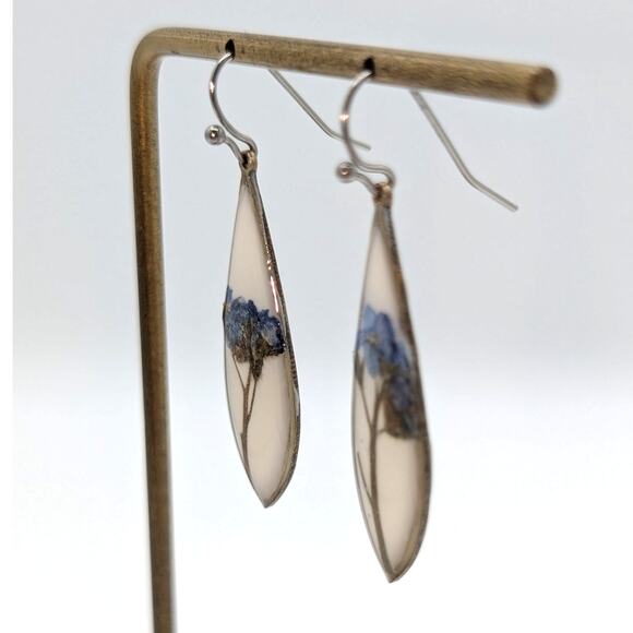 VTG Tiny Forget-Me-Not White Ceramic Teardrop Dangle Ear Wire Earrings - Picture 3 of 6